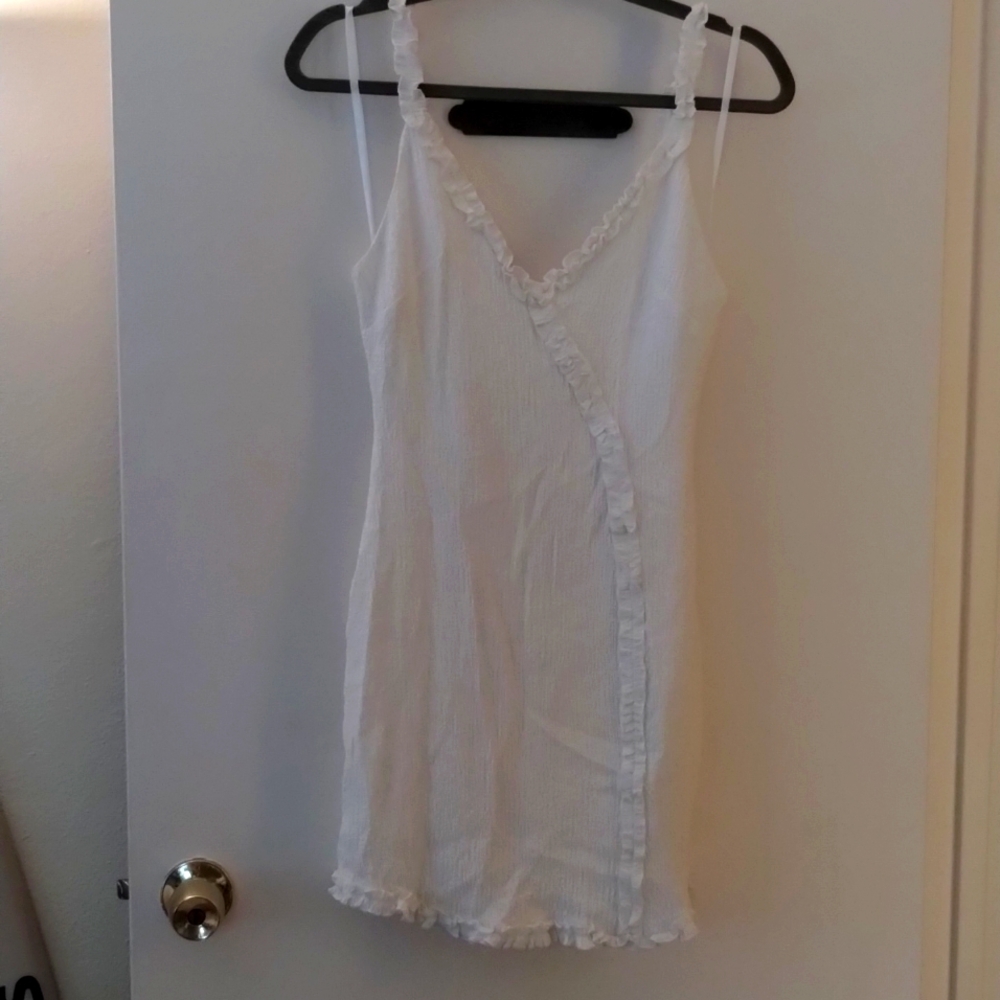 Saints and secrets size small white gather dress with ruffle and zipper